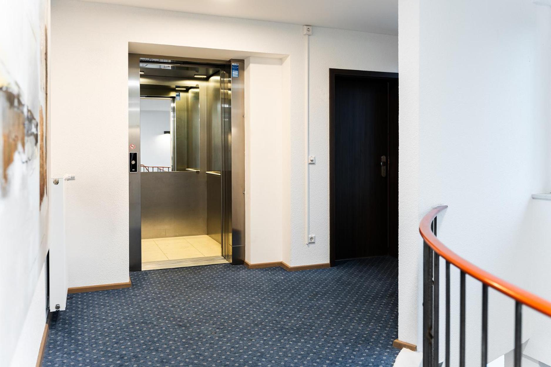 Hotel Vier Jahreszeiten Therme & Kliniken Bad Krozingen Naehe Freiburg & Schwarzwald Ideal Fuer Wellness Kur & Business Ausfluege 24H Check In- Wlan & Parken Gratis Exterior foto